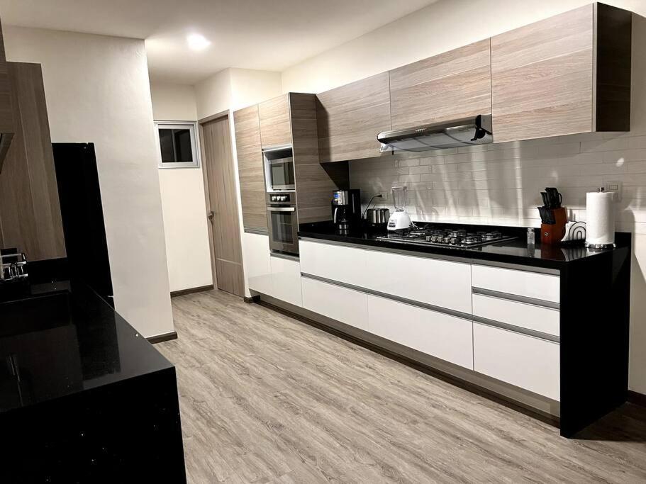 Luxury 3Br Apartment W Pool, Spa & Stunning Views Пуебла Екстериор снимка